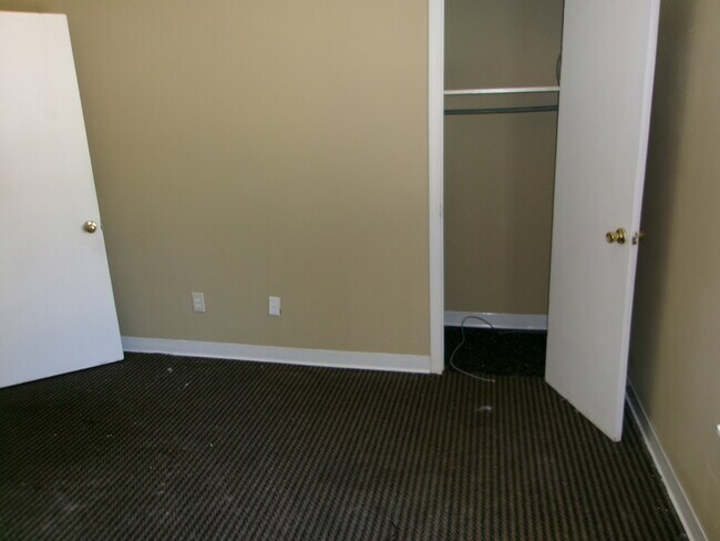 Building Photo - 1059 Fair St