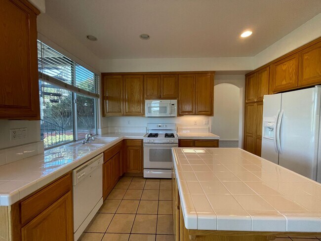 Building Photo - 1535 Via Arroyo