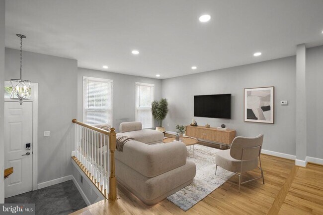 Building Photo - 10 Loganwood Ct