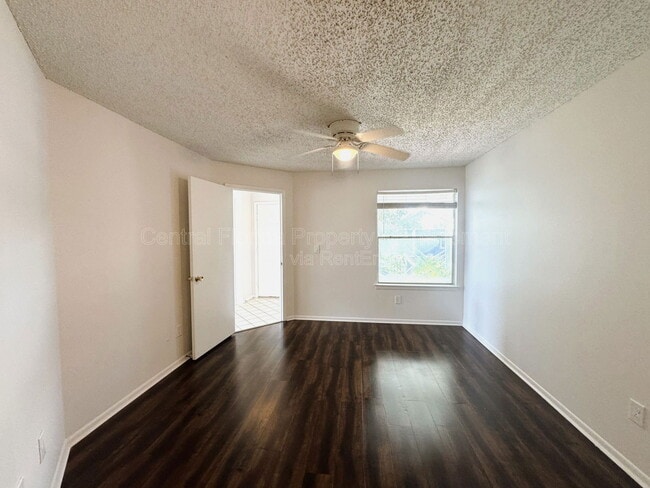 Building Photo - 2608 Grassy Point Dr