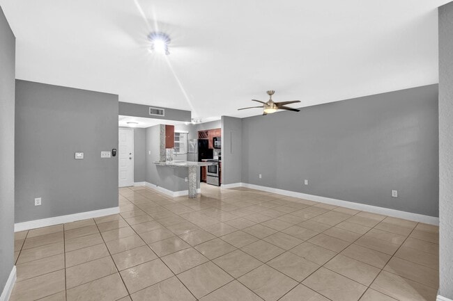 Building Photo - 2890 N Oakland Forest Dr