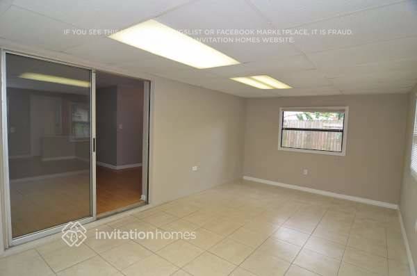 Building Photo - 7173 Channelside Ln