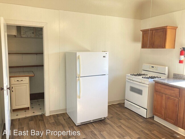 Building Photo - 1 br, 1 bath House - 2551 Harrington Avenu...
