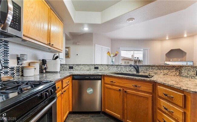 Building Photo - 6704 Dorita Ave