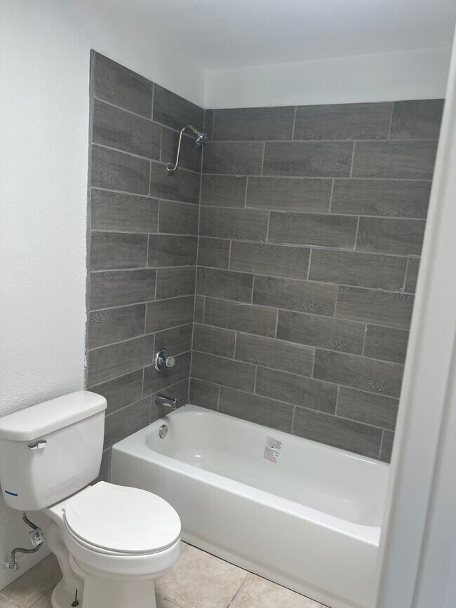 Building Photo - Three Bedroom Cibola Home on a large Lot