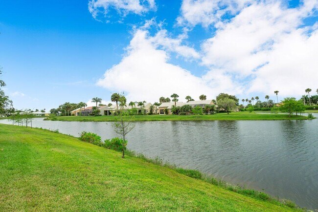 Building Photo - 2453 Country Golf Dr