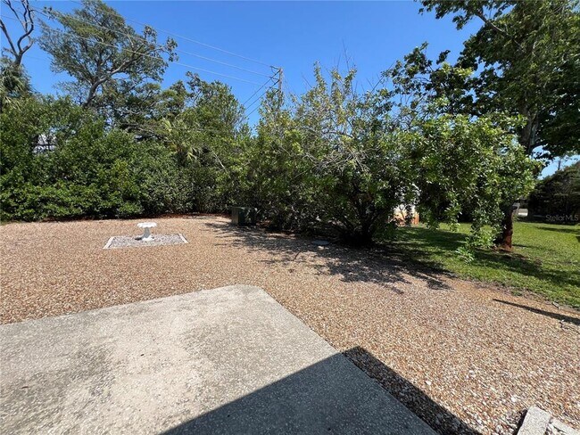 Building Photo - 10502 Laburnum Dr