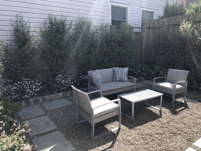 Secluded Garden - 2791 Greenwich St