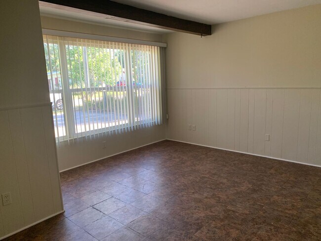 Building Photo - 718 Jane Ave