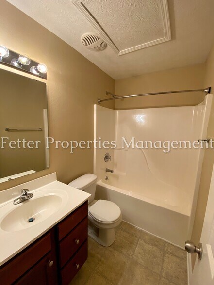 Building Photo - 3604 Cornell Ct