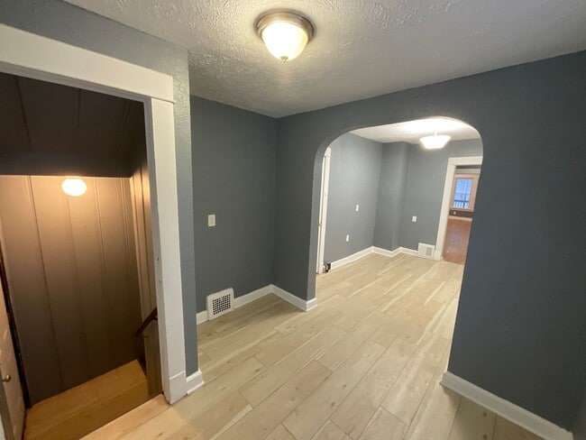 Building Photo - 12602 Thornhurst Ave