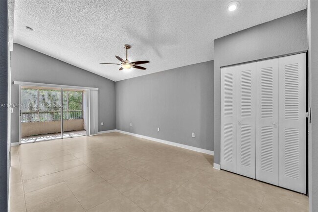 Building Photo - 2850 N Oakland Forest Dr