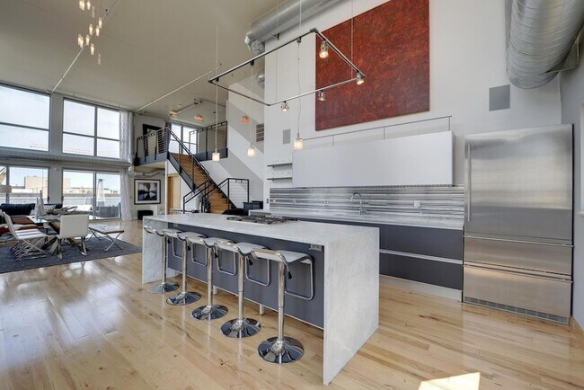 Building Photo - 521 S 7th St