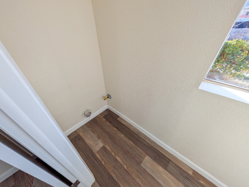 Building Photo - 3524 Mobile Ave