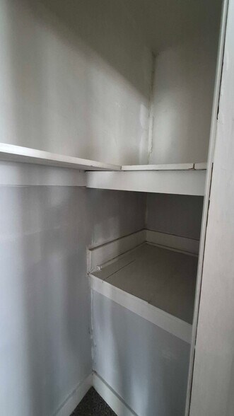 Building Photo - 300 Oxford Ave