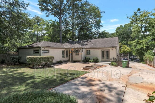 Building Photo - 2221 Melante Dr NE
