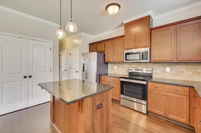 Building Photo - 127 Radcliff Dr