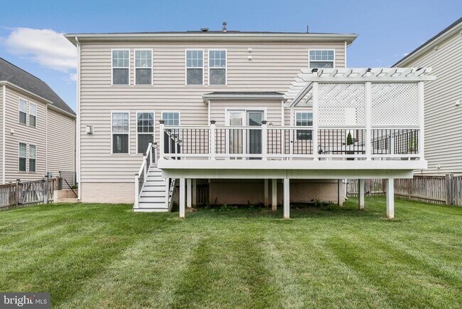 Building Photo - 41741 Stonecutter St