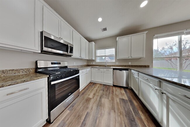 Building Photo - 3618 Avalon Spring Ln