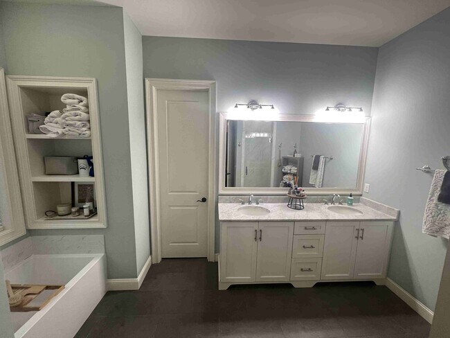 Building Photo - Lovely Home Located In Bluffton