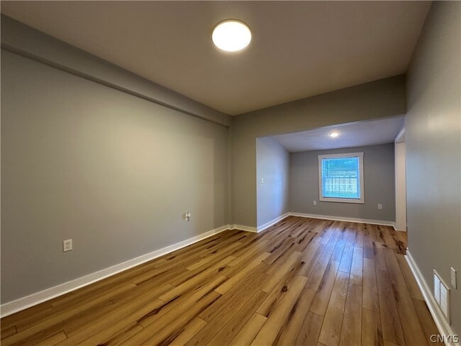 Building Photo - 128 Caroline Ave