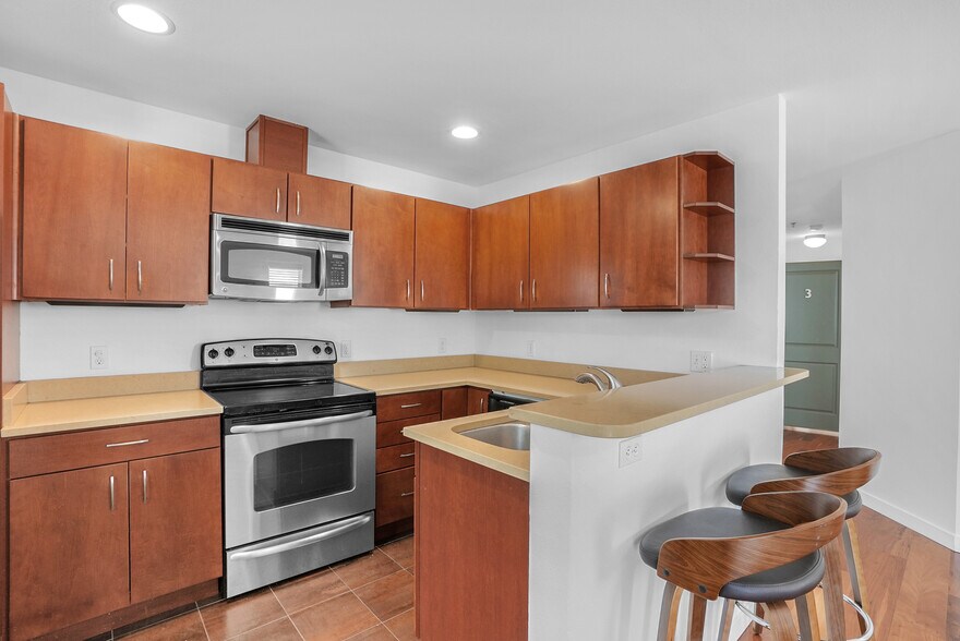 Building Photo - 1131 N 93rd St