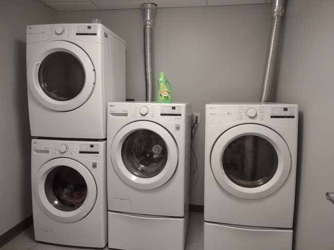 Laundry room nearby - 359 Main St