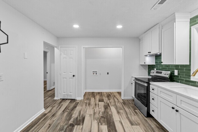 Building Photo - 317 Ross Ave