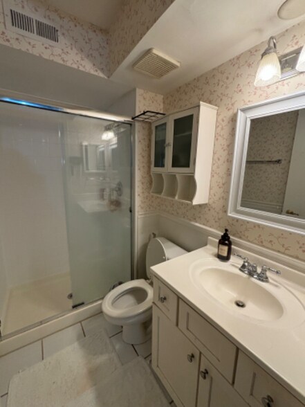 Building Photo - 484 Timber Ridge Dr