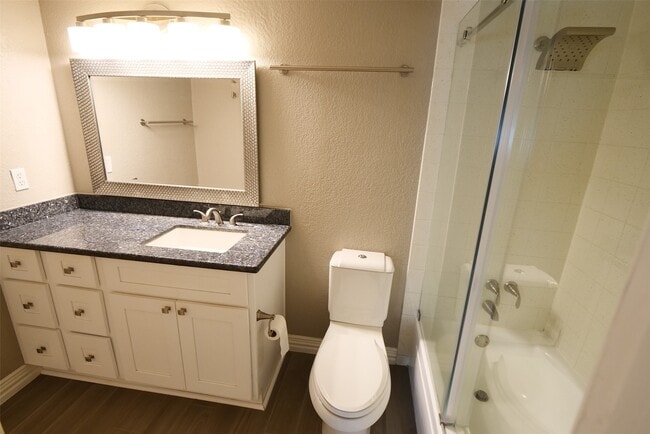 Building Photo - 850 Threadneedle St