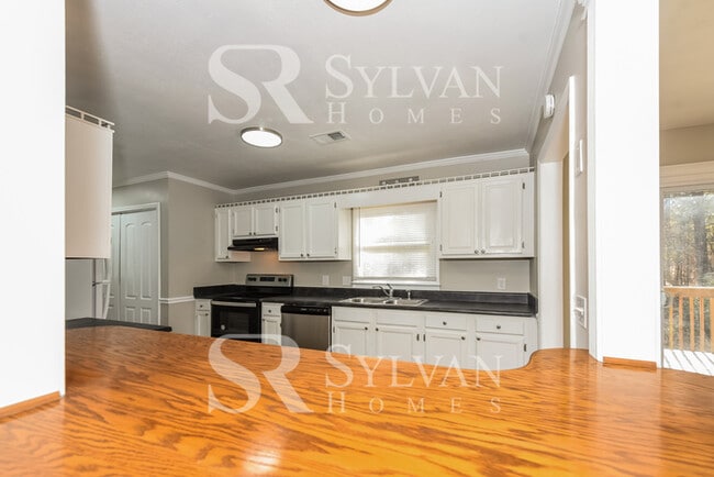 Building Photo - 10 Windmill Cir