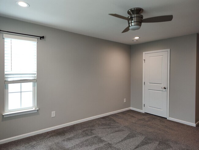 Building Photo - Georgeous 3 bedroom, 2.5 bathroom home located in the Stafford at Longtree community!