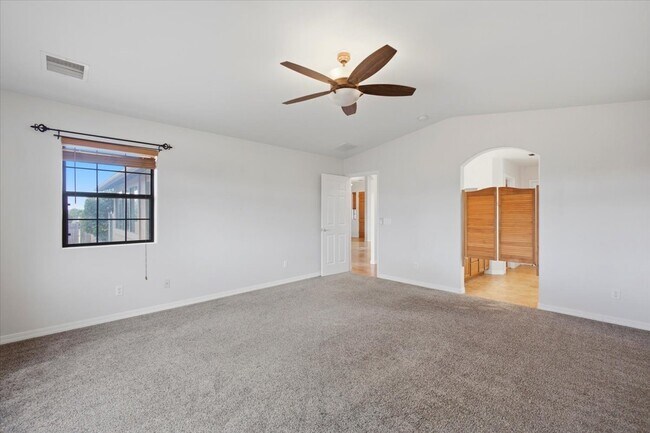 Building Photo - 2330 W Gambel's Ridge Dr
