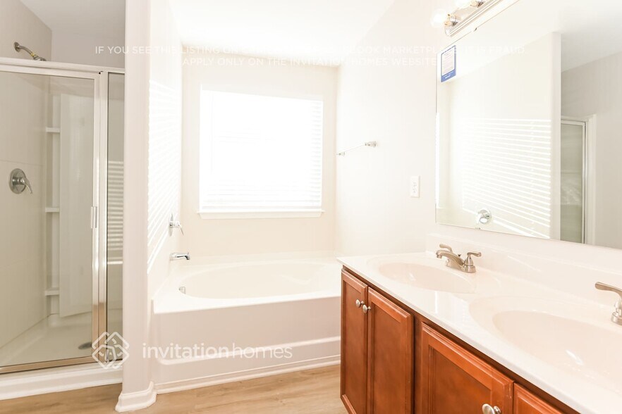 Building Photo - 6528 Pennacook Dr