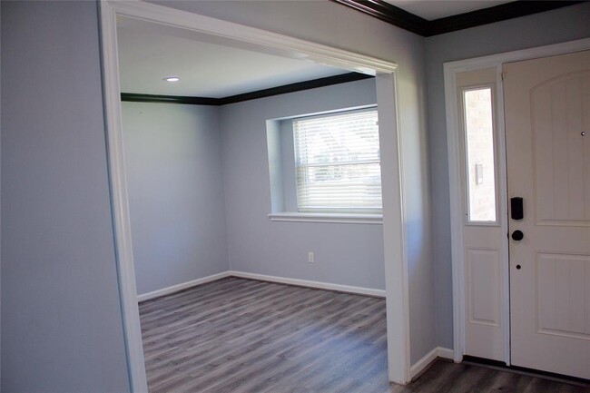 Building Photo - 2015 Tucumcari Dr