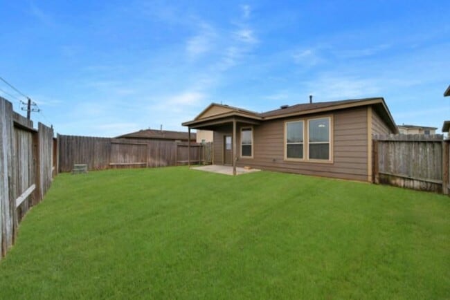 Building Photo - 2619 Skyview Silver Dr