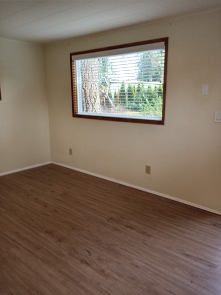 Building Photo - 313 Pecks Dr