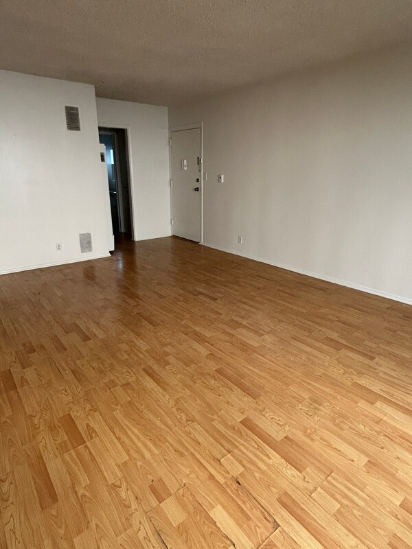 Building Photo - 1538 N Detroit St