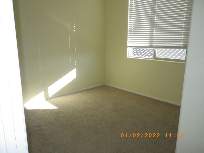 Building Photo - Beautiful 5 Bedroom House with City View