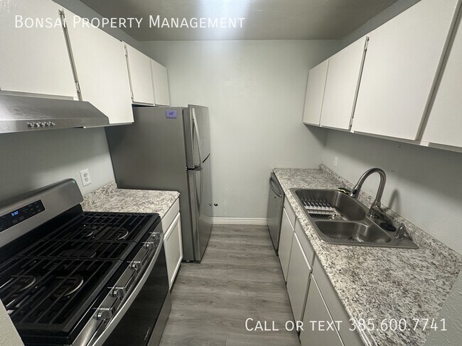 Building Photo - 436 S 550 E