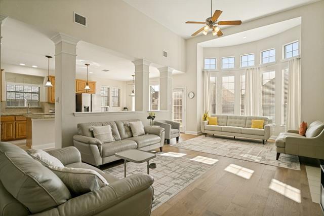 Building Photo - 412 S Hampton Ct