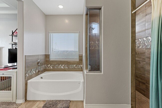 Building Photo - Coming Soon!