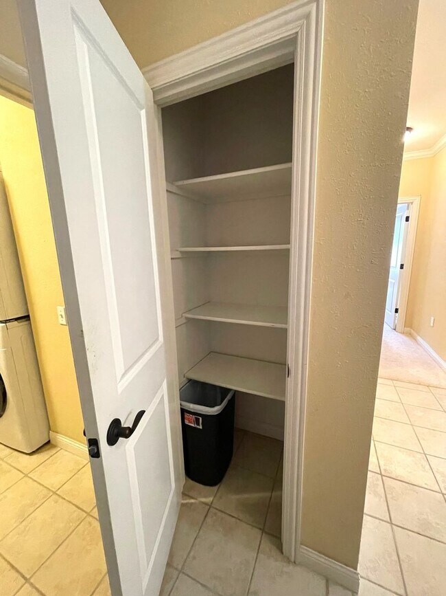 Building Photo - Fully-Furnished 3 Bedroom Condo in Smithton Crossing - Perfect for Traveling Professionals!