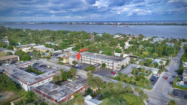 Building Photo - 1410 S Federal Hwy