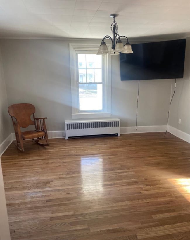 Building Photo - Beautiful 4 Bedroom, 1.5 Bath Colonial Style Home in Central York Schools!