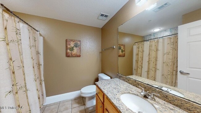 Building Photo - 2228 Beach Dr