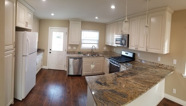 Building Photo - Modern 3-Bedroom Home Near San Leandro Sch...