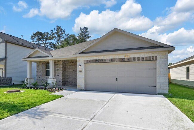 Building Photo - 17620 Cedar Crst Dr