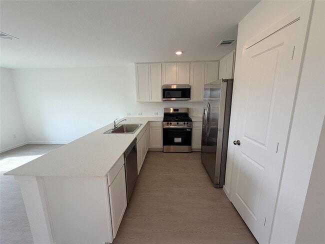 Building Photo - 922 Pertuso Ln