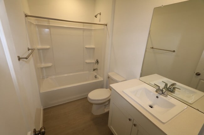 Building Photo - 6245 Alder Crk Dr